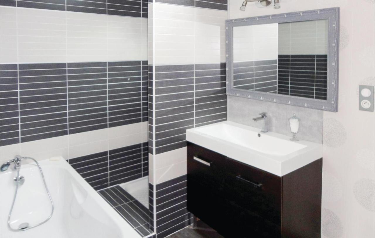 Awesome Apartment In Sauvian With Wifi ภายนอก รูปภาพ