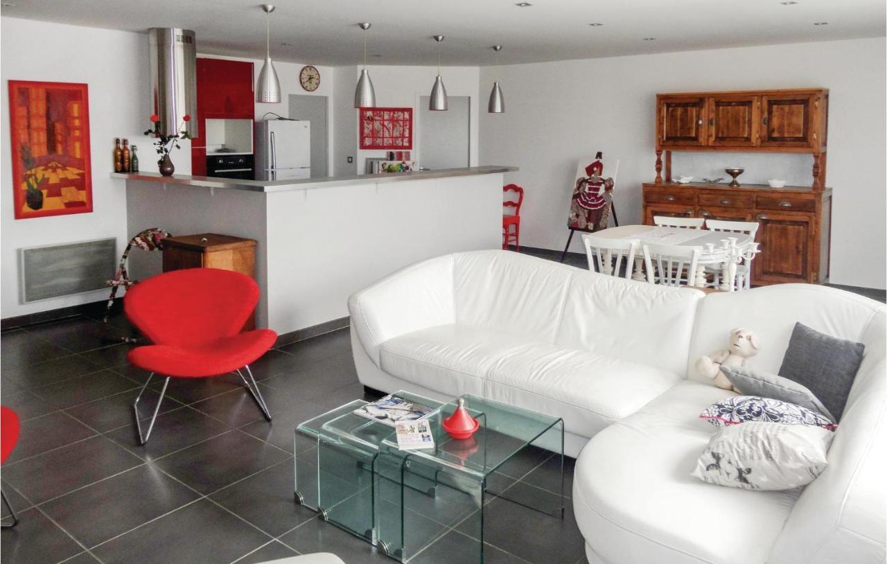 Awesome Apartment In Sauvian With Wifi ภายนอก รูปภาพ