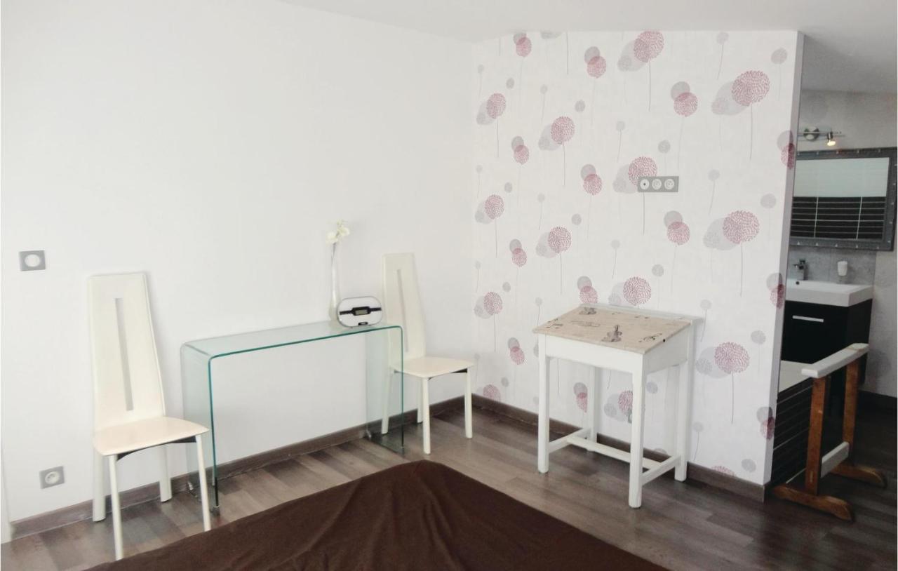 Awesome Apartment In Sauvian With Wifi ภายนอก รูปภาพ